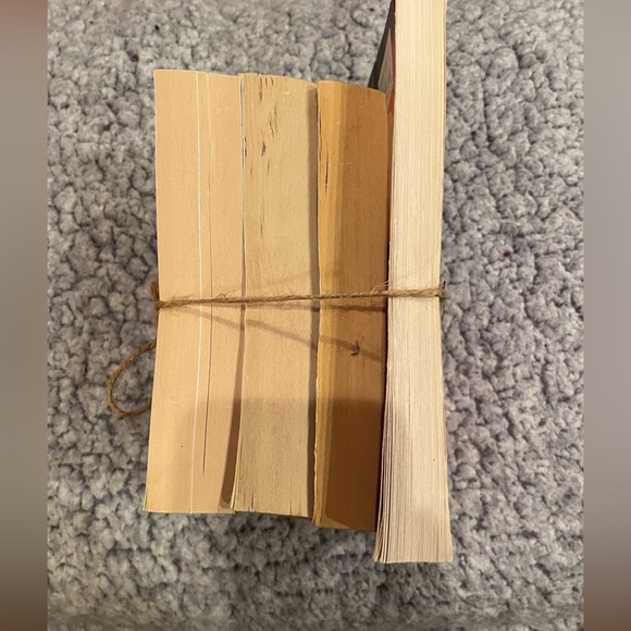 4- Nora Roberts paper backs  used - Picture 2 of 4